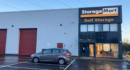 StorageMart on Smeaton Close - Aylesbury storage facility 